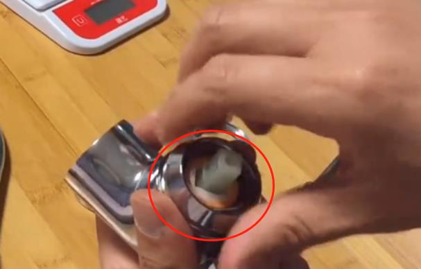 360旋转水龙头拆卸图解，4个步骤轻松拆卸所有配件!